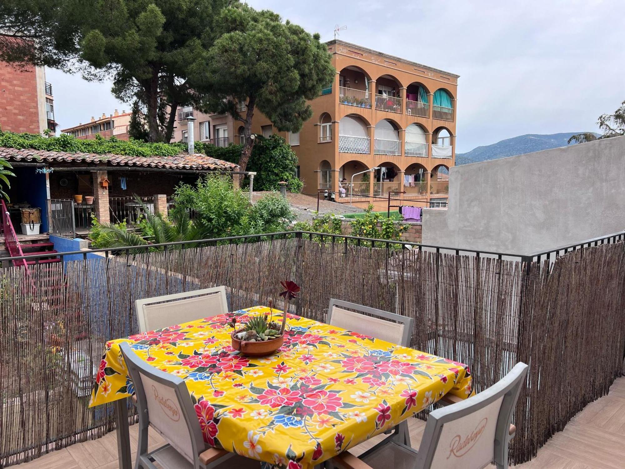 Alojamiento Con Encanto En Planta Superior Ideal Para Trabajo Y Escapadas Familiares En Montserrat Esparreguera Dış mekan fotoğraf